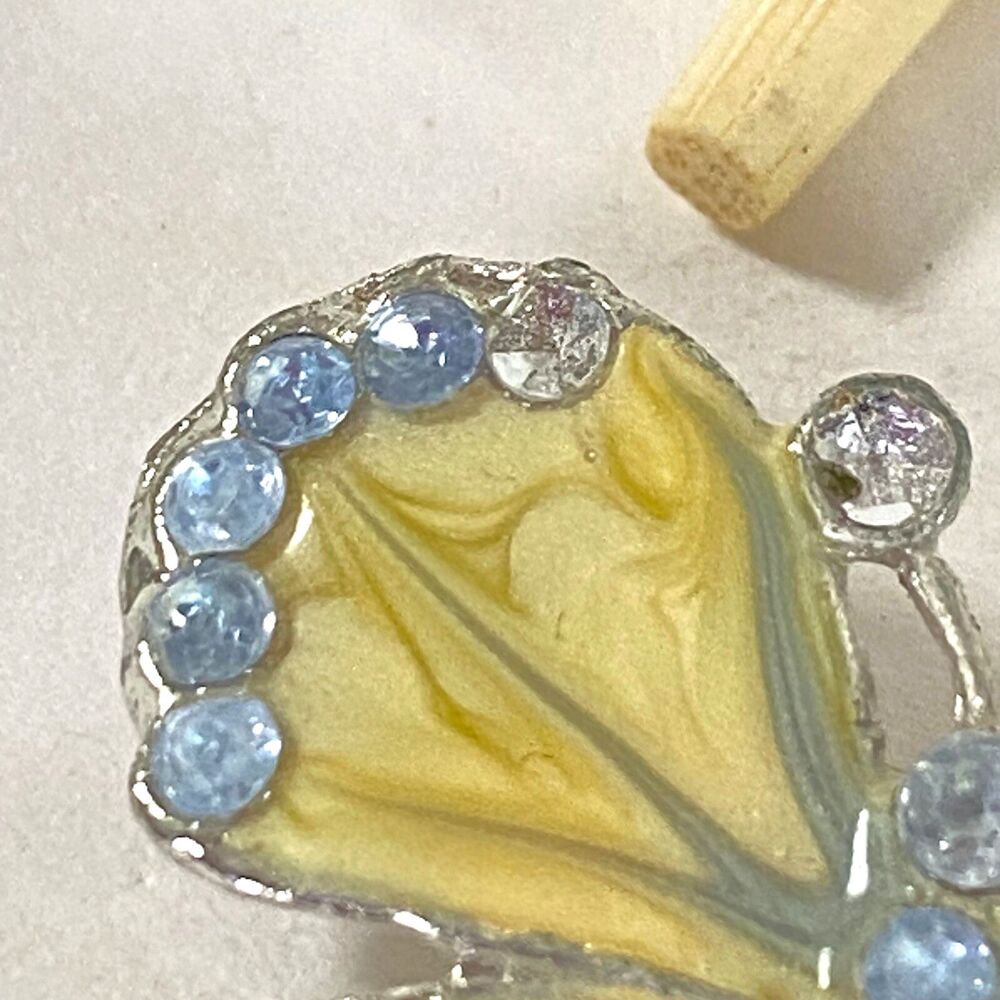 Butterfly Brooch Vintage 1980s Baby Blue Gems Cream Silver Tone Flaws - Picture 5 of 6